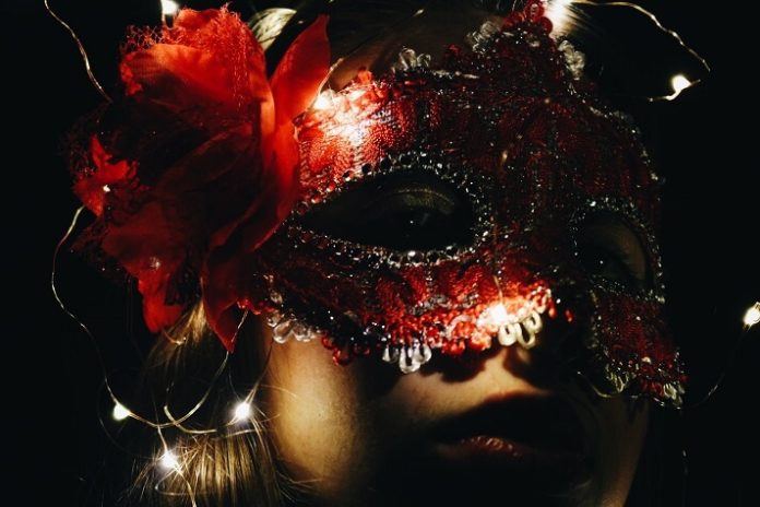 Save money on Halloween Titanic Masquerade yacht party in Washington DC