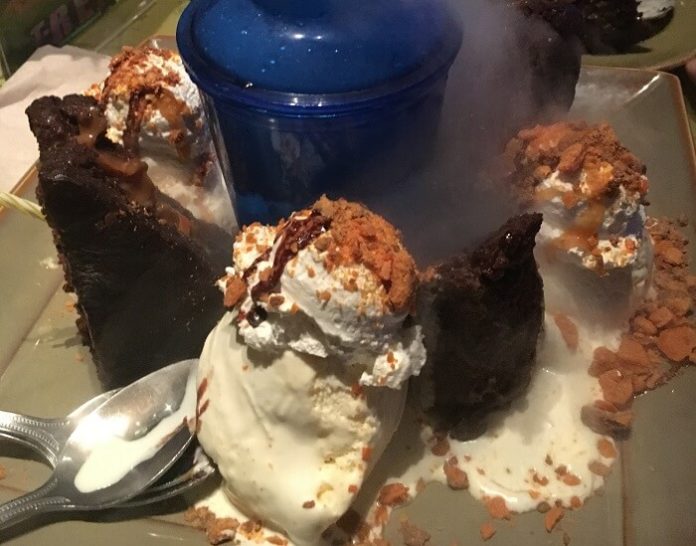 How to get free dessert at Walt Disney World Resort in Orlando Florida