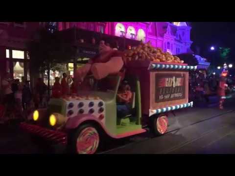 Halloween at Disney World: Boo to You Parade