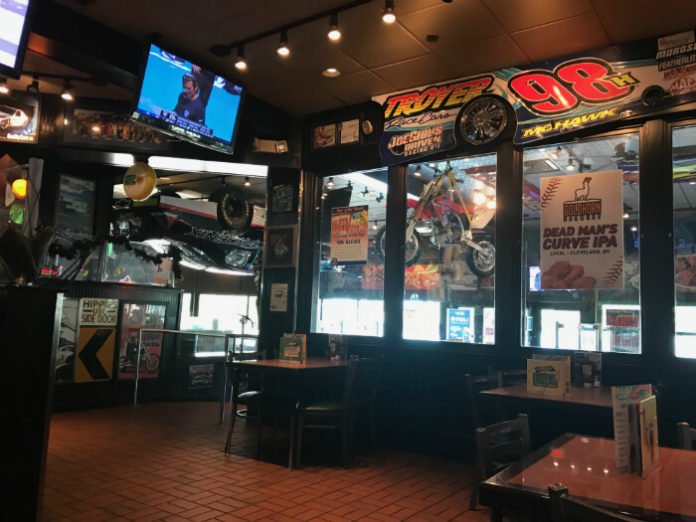 Quaker Steak and Lube interior in Sandusky with car theming