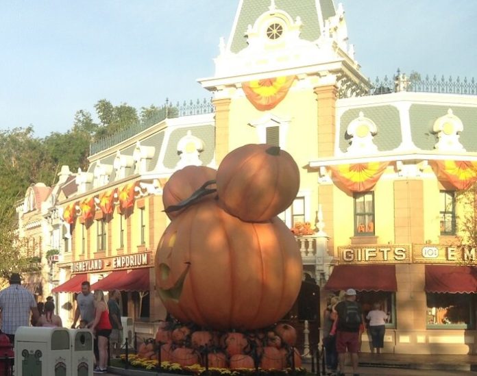 10 reasons to visit Disneyland in Anaheim, California during Halloween