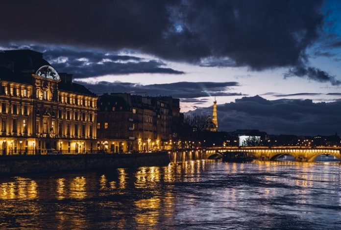 Enjoy New Year's Eve Dinner Cruise in Paris France with gourmet food & dancing