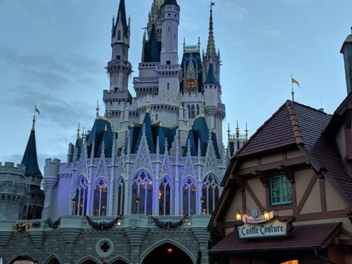 How to save money on Disney World trip (flights, tickets, hotel) with Black Friday & Cyber Monday sales