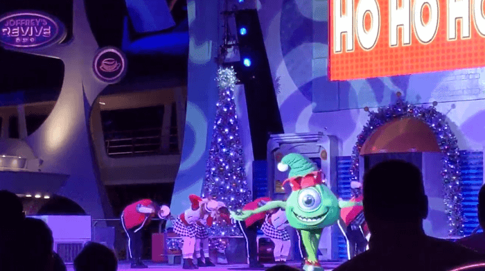 Holiday shows make Mickey's Very Merry Christmas Party worth it