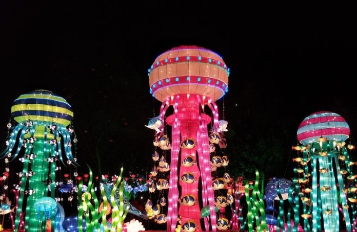 Save money on family friendly Chinese Lantern Festival in Southern California LA area