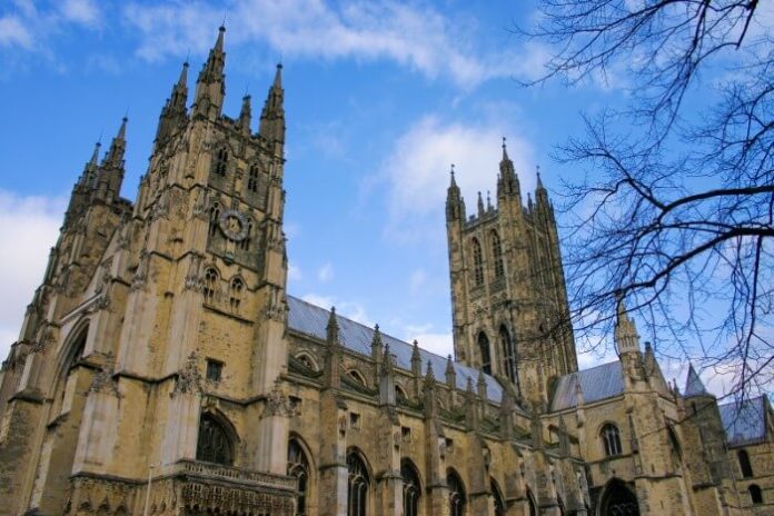 Enjoy Christmas service, Christmas lunch & more during Rochester, Dover, Canterbury tour from London