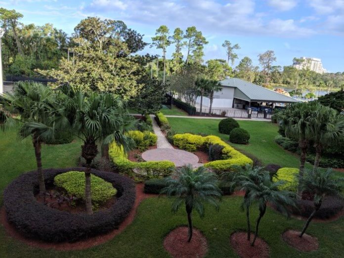 Great lanscaping at Wyndham Garden in Walt Disney World Resort