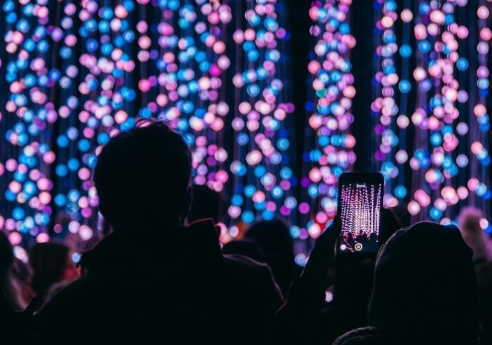 How to save 40% on tickets to Holiday in the Park at Six Flags Atlanta Georgia