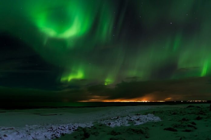 Save money on guided Iceland Northern Lights Tour