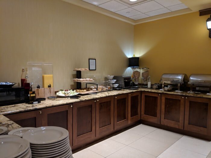 Mardi Gras Casino Hotel offers continental breakfast