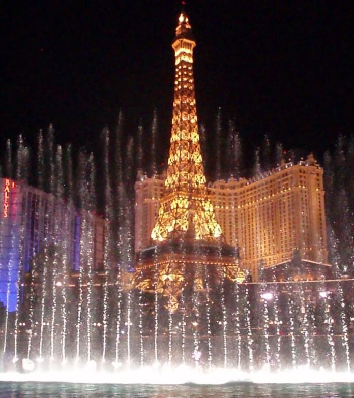 Special offers for romantic Valentine's trip to Paris Las Vegas