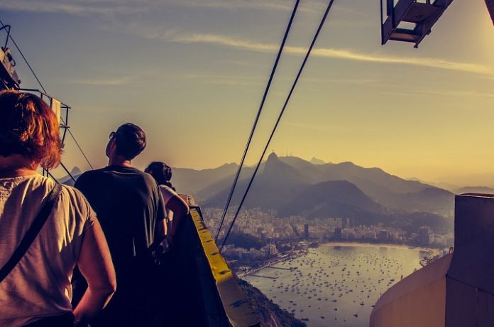 Travel hacks see Christ the Redeemer Brazilian dance in Rio with discount ticket