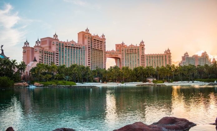 How to get the best deals for Atlantis Paradise Island in the Bahamas.