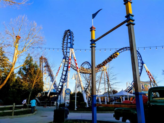 Picture of family friendly Carowinds amusement park in North & South Carolina. Find out how to get a good deal on nearby hotels.