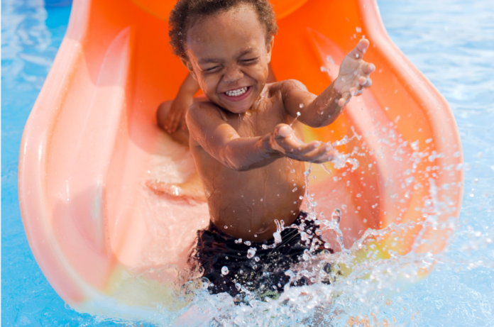 Michigan hotels with water parks in Mackinaw, Grand Rapids