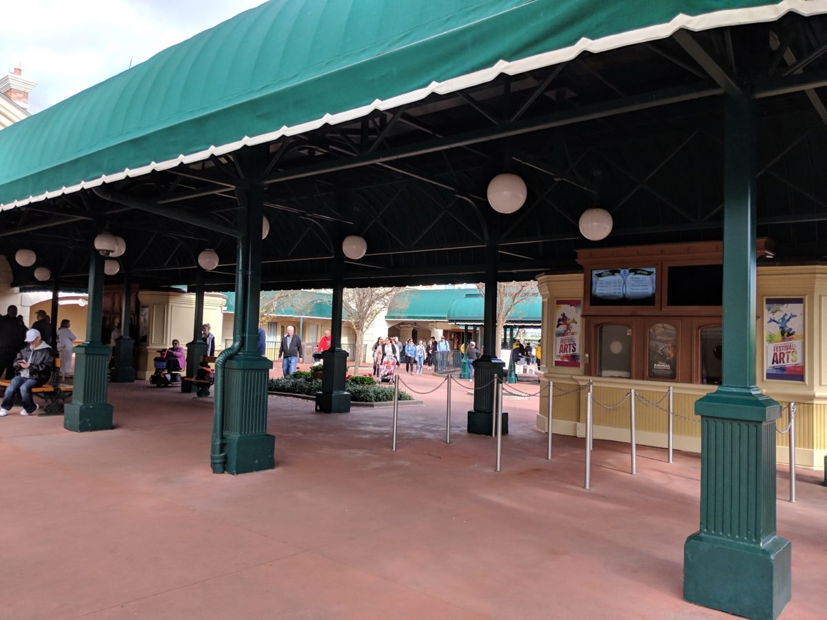 An advantage of staying at the Boardwalk hotel at Walt Disney World Resort is that you can walk to EPCOT & Hollywood Studios
