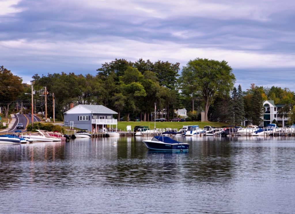 Top New Hampshire Resorts on the Water Green Vacation Deals