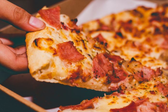 Enjoy St. Louis-style pizza when you visit the famous Missouri town by using one of these restaurant coupons