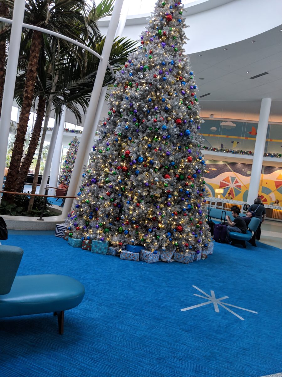 Even the Christmas tree fit the 1950s & 19560s theming of Universal's Cabana Bay Beach Resort