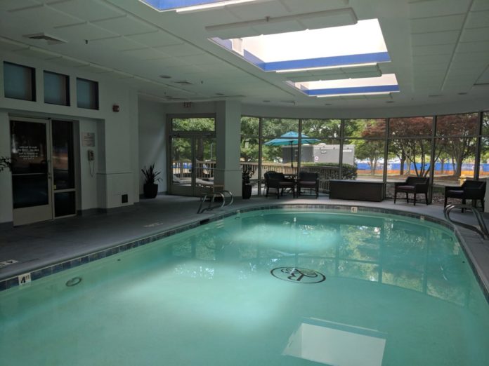 Find out what the best hotels are near Carowinds that have an indoor pool