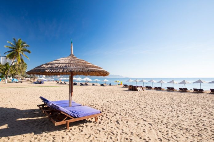 The promenade and main beach of Nha Trang. Find out what the best hotels in Nha Trang, Vietnam are.