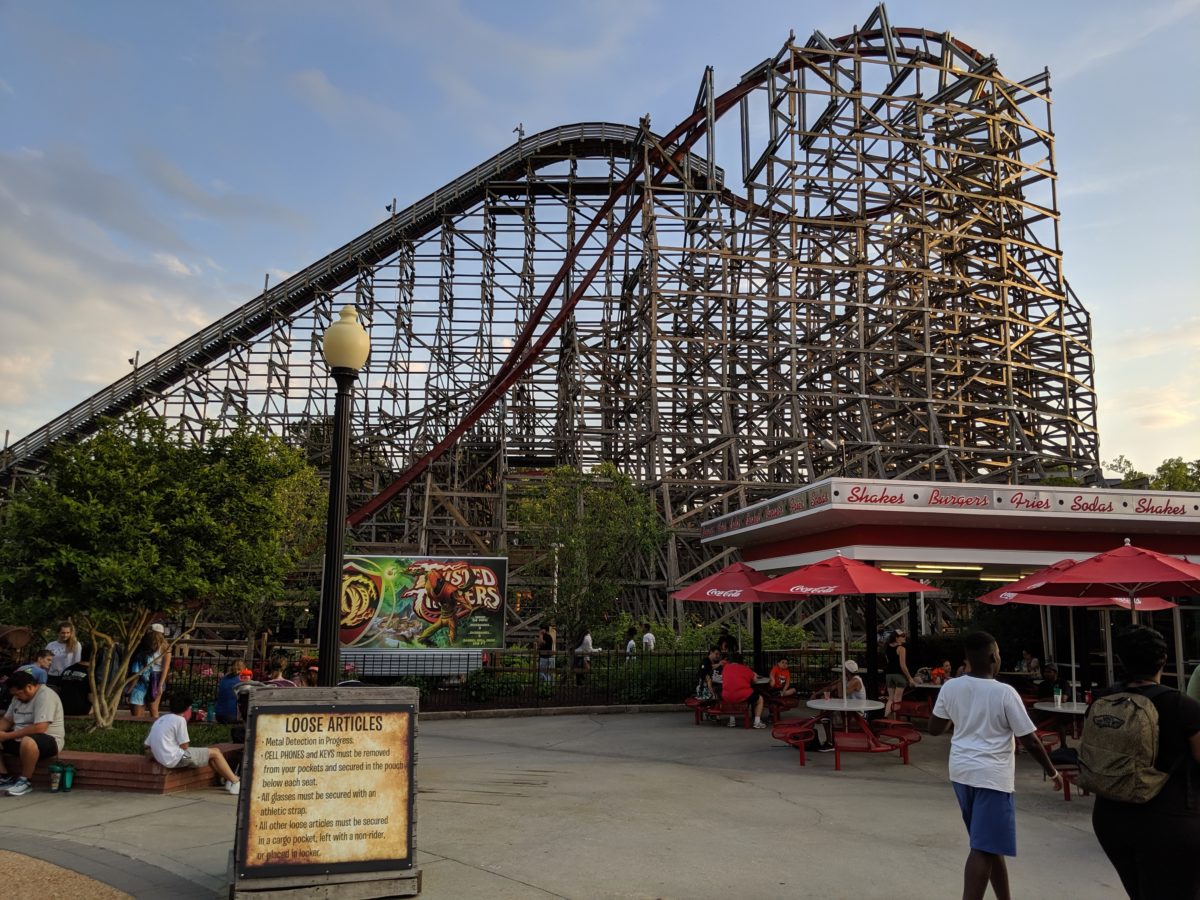 A comparison of the roller coasters you can find in Southern Virginia theme parks Kings Dominion & Busch Gardens