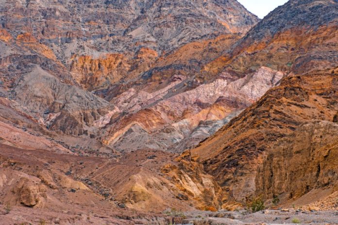 Discounted prices for hotels near Death Valley National Park in California & Nevada