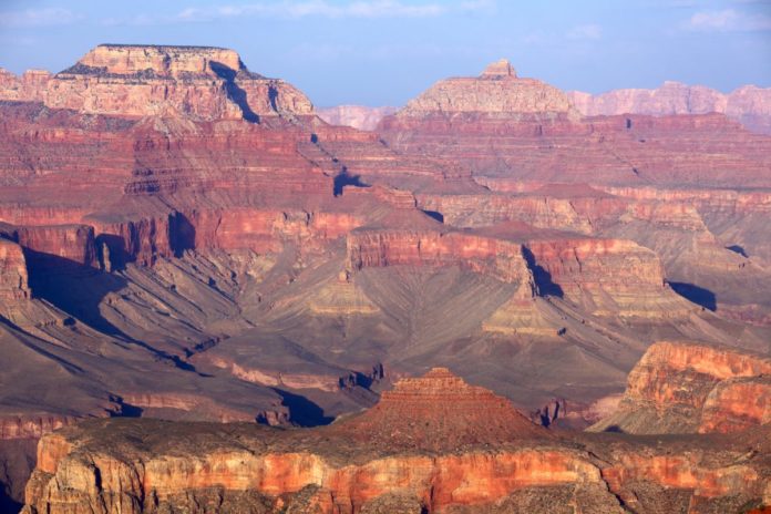 Top 22 tours to/from San Francisco to Grand Canyon. Could also include Vegas, Universal Hollywood, Yosemite, Yellowstone, etc.