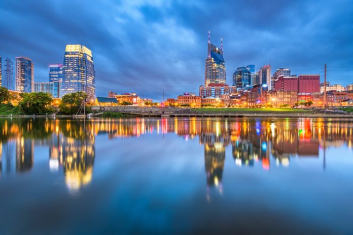 Nashville Tennessee budget travel guide. How to get high rated hotels for a low price