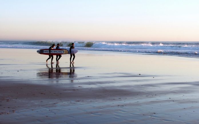 Find out how to get the best prices for the top Carcavelos Beach, Portugal hotels