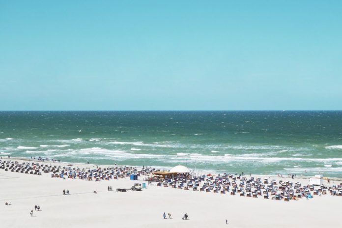 A picture of the Warnemünde beach. Find out what the best Rostock Germany hotels are