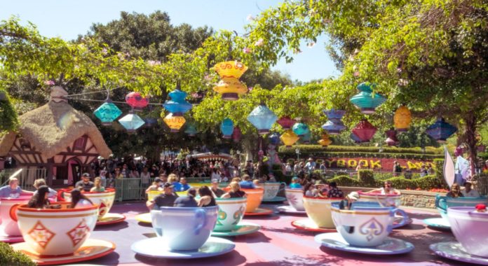 Find out what made our list of the best hotels near DIsneyland in Southern California with indoor pools